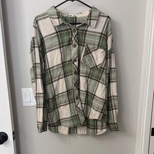 Maurice’s Green and Cream Plaid Button-Up Shirt XXL